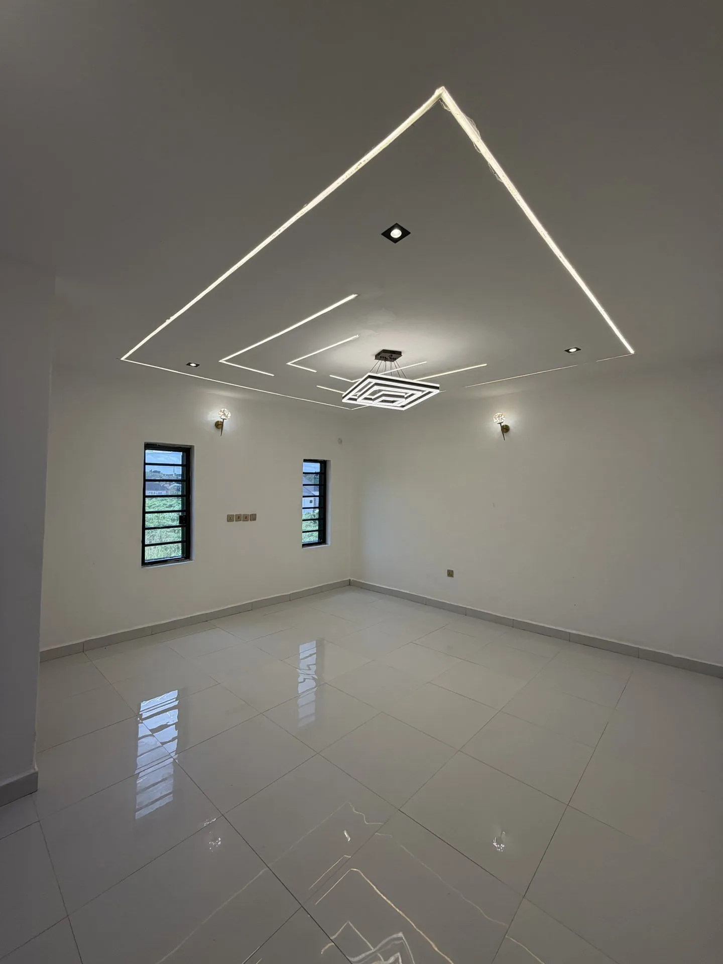 Affordable 4-bedroom Duplex with Gatehouse photo 4
