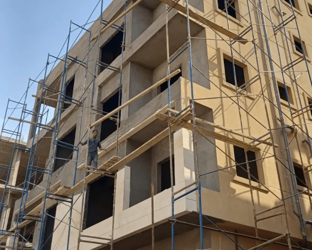 جاري اعمال حجر الواجهة الامامية  
7-2026