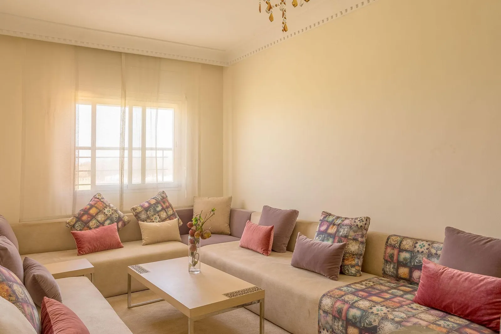 RIAD ERRAHMA 1 : Salon App. Temoin