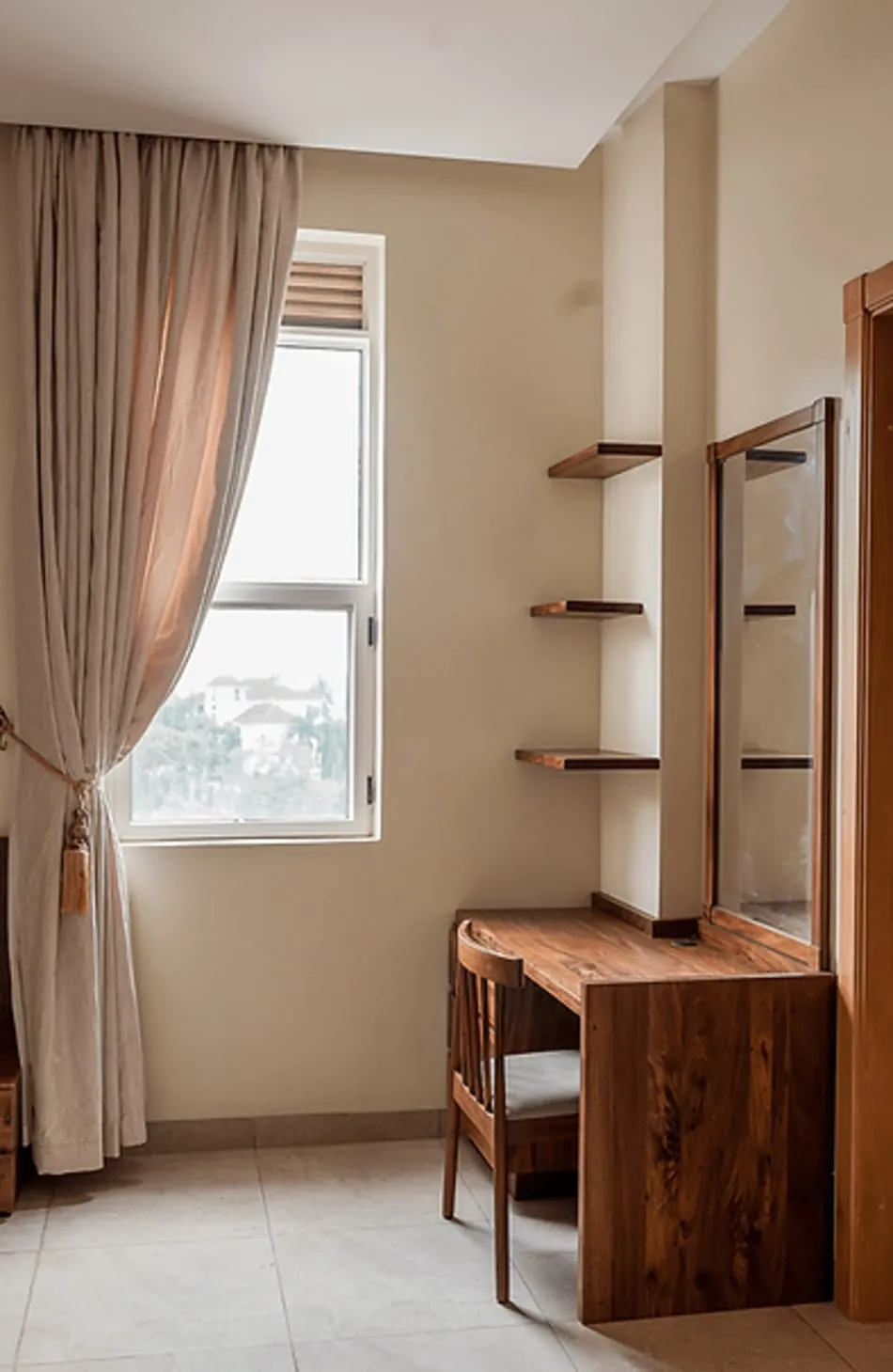 Plot 15 Kawalya Kagwa - Close (V-Residence)