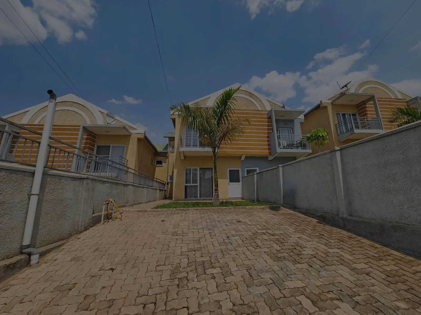 Royal Golf View Apartment Hotel — Kigali