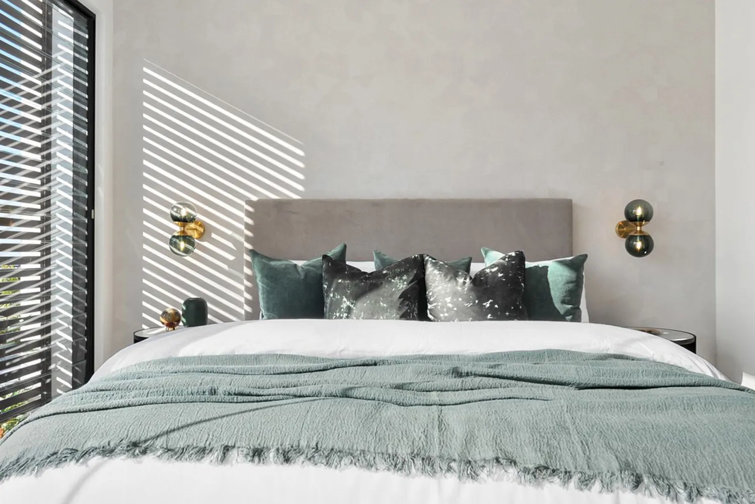 home-designs_interior_edith-master-bedroom