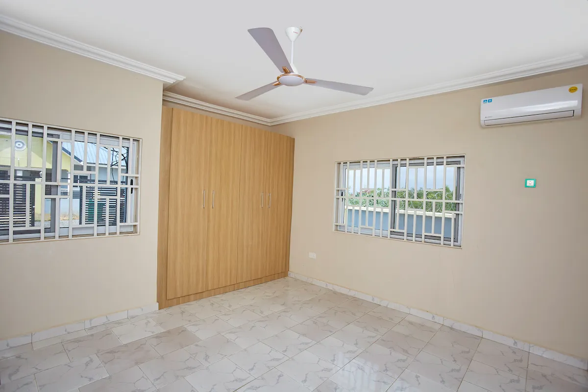 2 bedroom – semi-detached — Tema