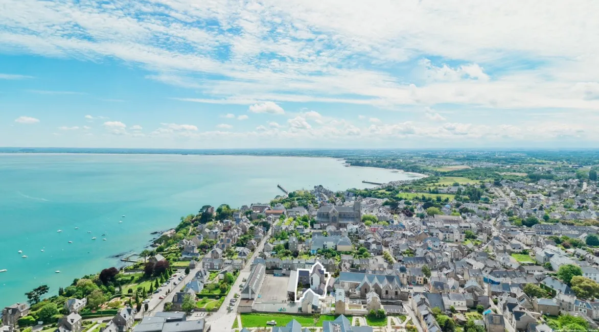 L'AVENTIN — Cancale