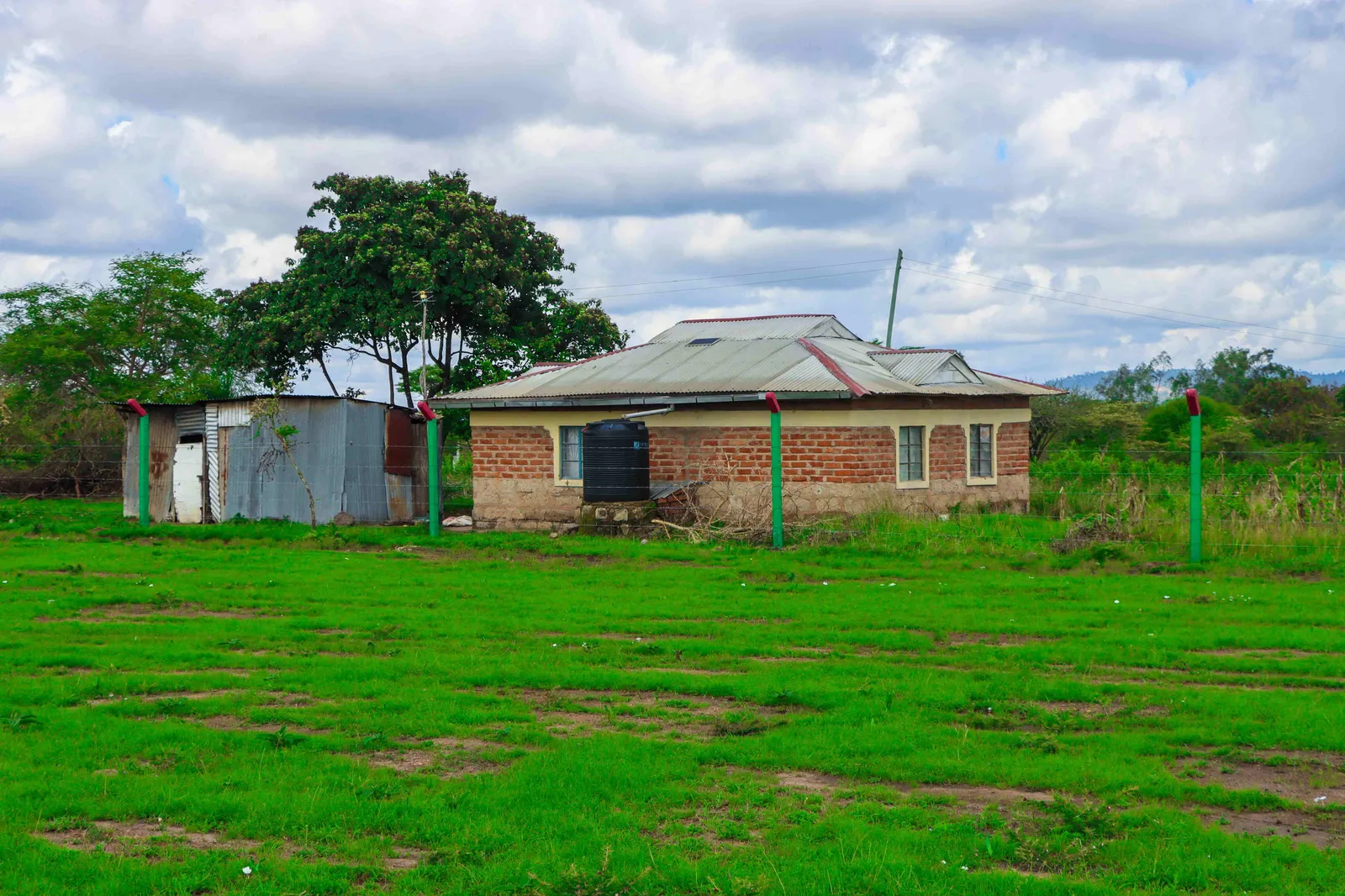 PLOTS FOR SALE IN KANGUNDO ROAD 445K (SQUARE LONDON TALA)