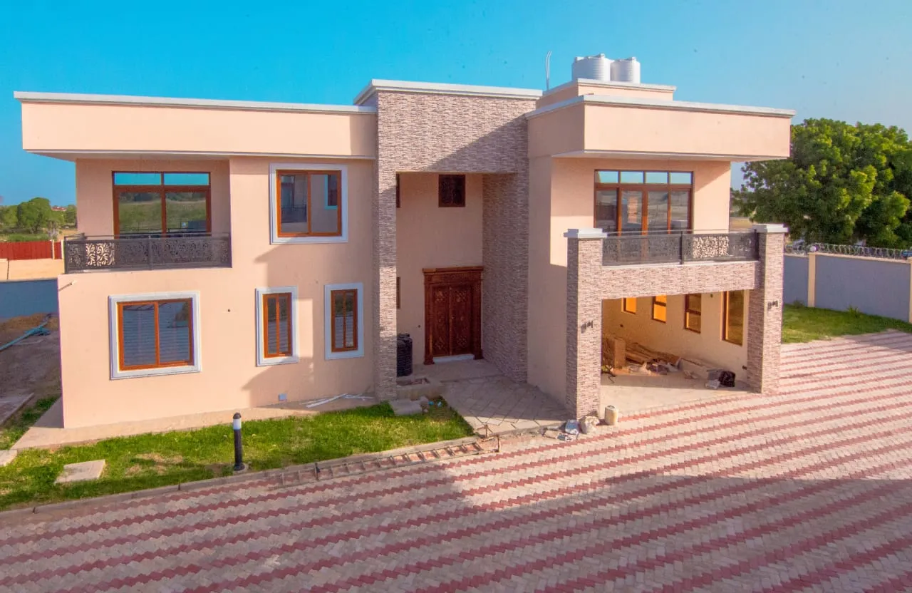 5 Bedroom Maisonette — Malindi