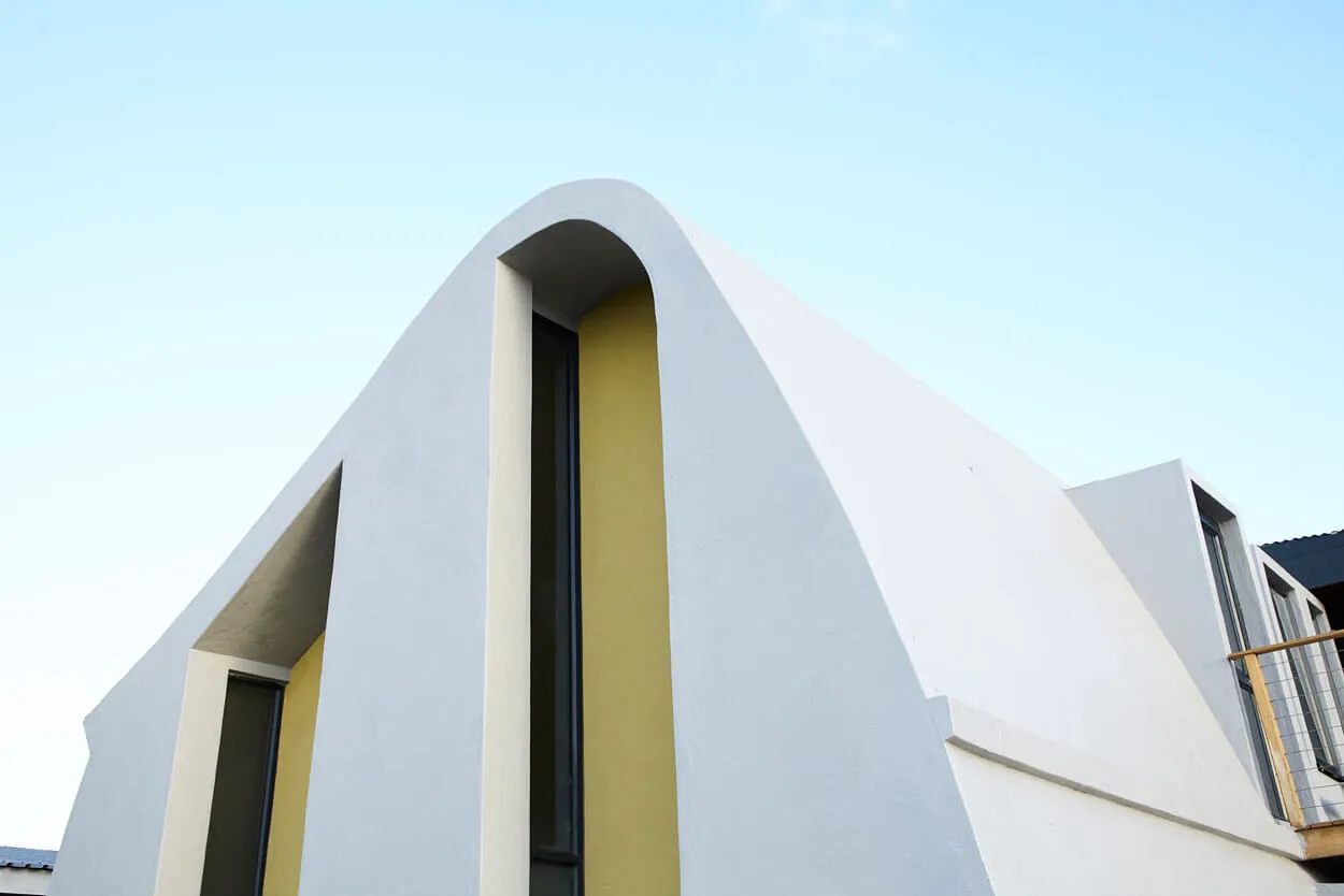 House Mahika: A Coastal Home Shaped By Its Landscape