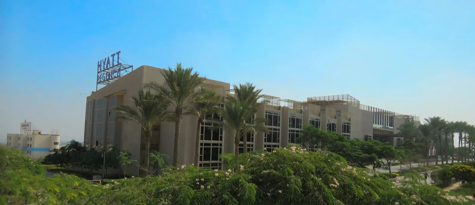 Pyramids Heights Business District — Giza