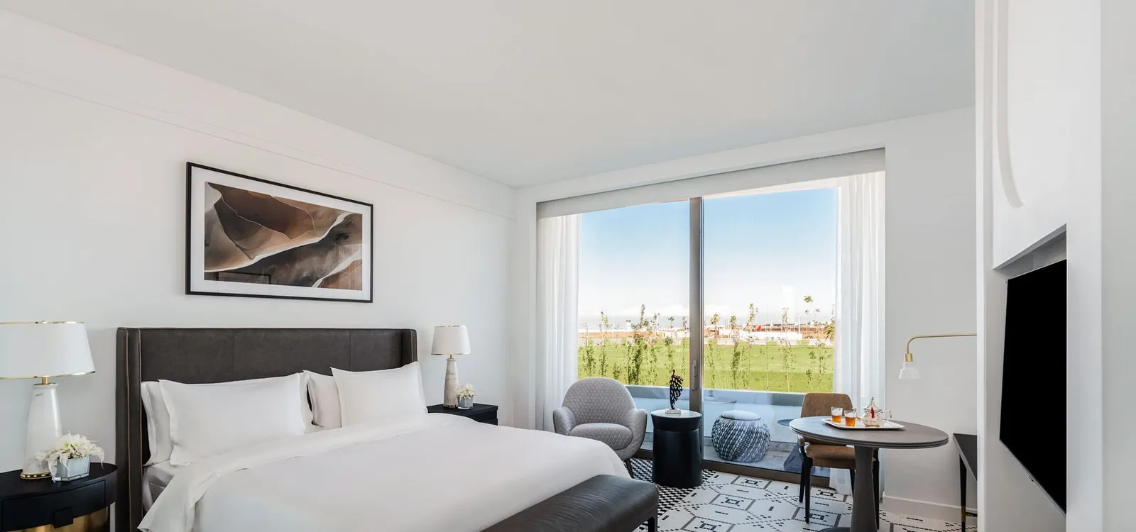 Deluxe-king-bedroom-storie-dépliant