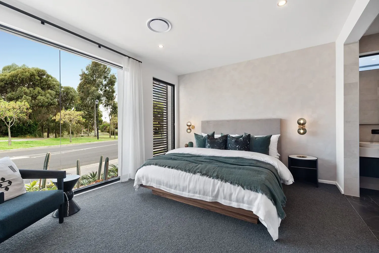 home-designs_interior_edith-master-bedroom-1