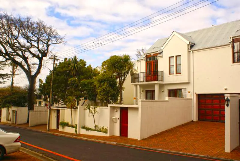 Oaks on the Avenue — Newlands
