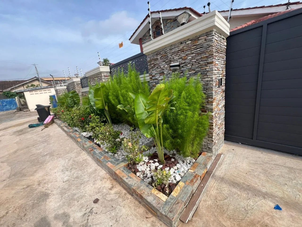 5 Bedroom Semi-Finished House — Tema