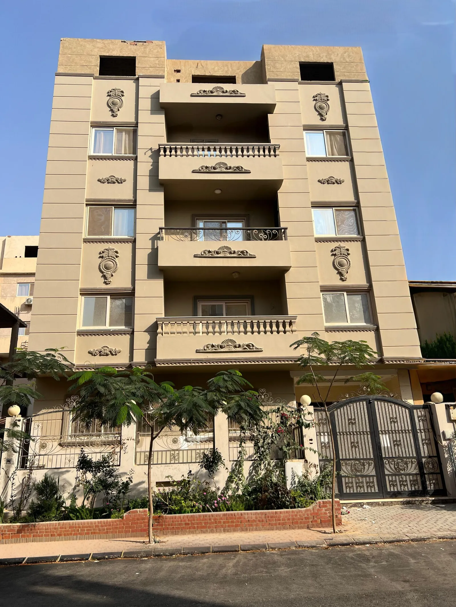 36 Gardenia — Cairo