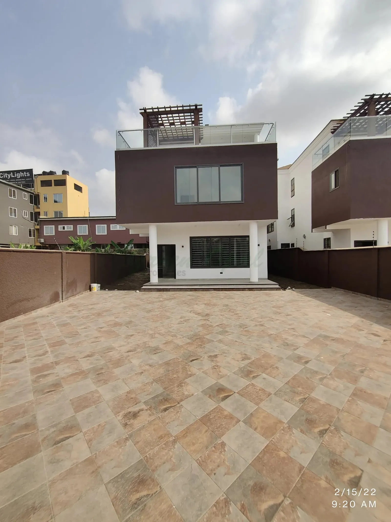 Four-Bedroom Residence, Nmai Dzorn, East Legon