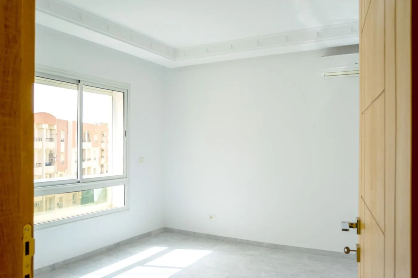 Résidence Omrane 12 — Chambre lumineuse