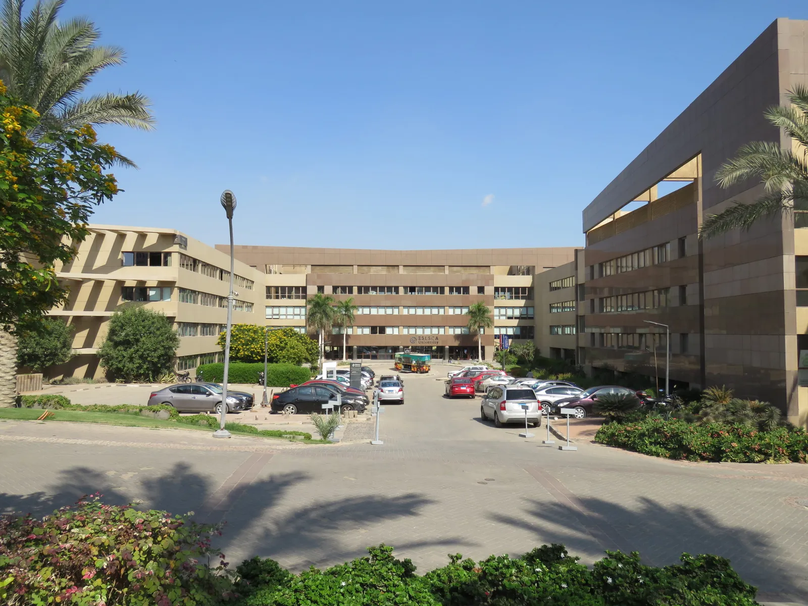 Pyramids Heights Business District — Giza