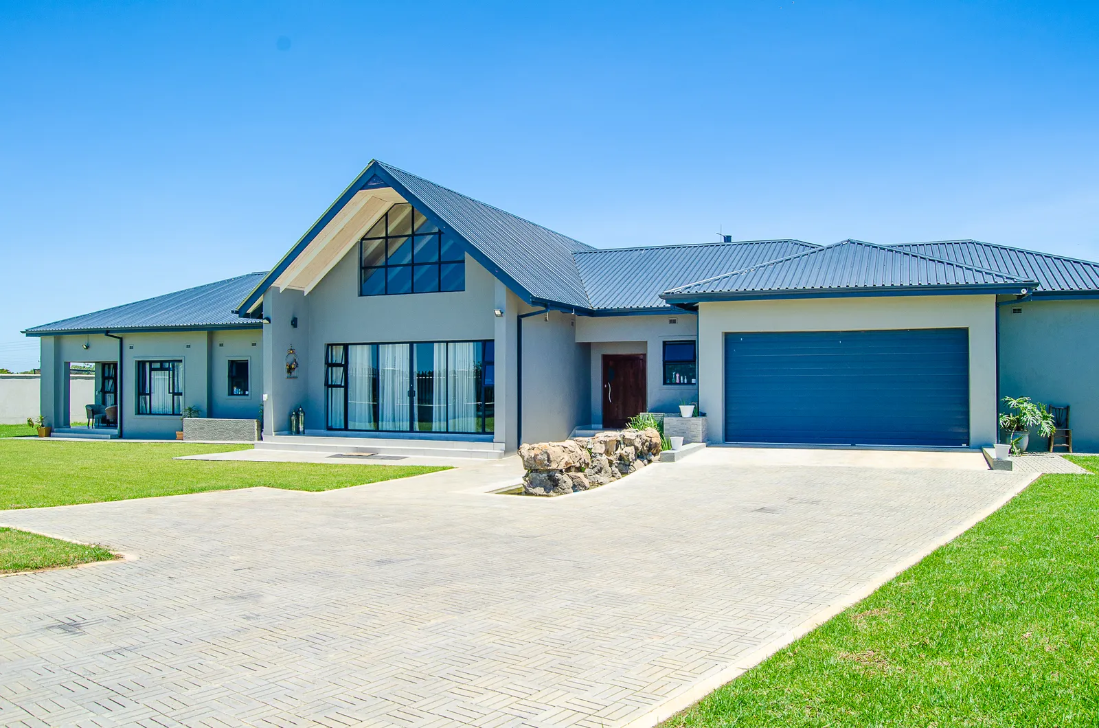 Pokugara Single Storey Exterior