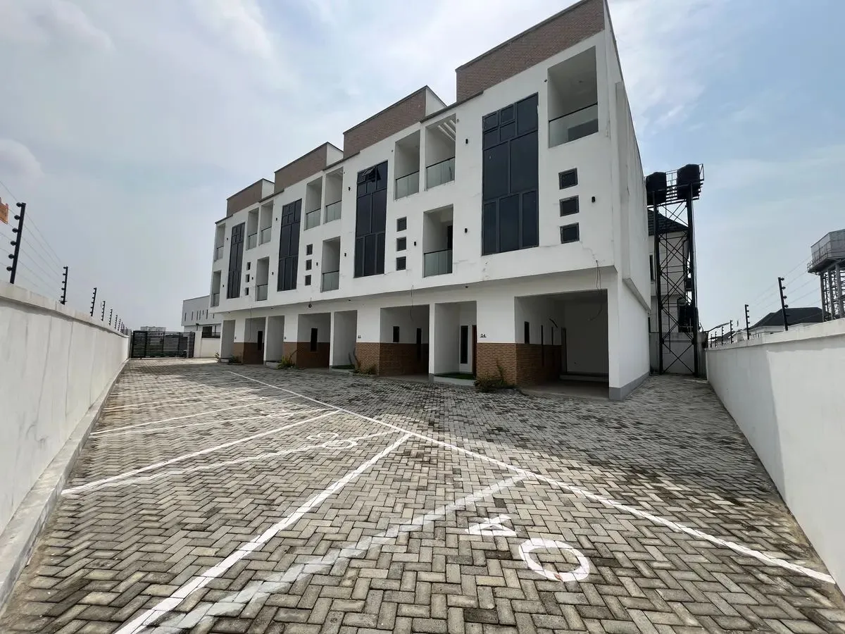Luxury 4-Bedroom Terrace Duplex with BQ