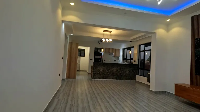 Spacious living room