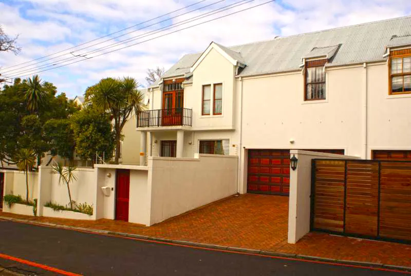 Oaks on the Avenue — Newlands