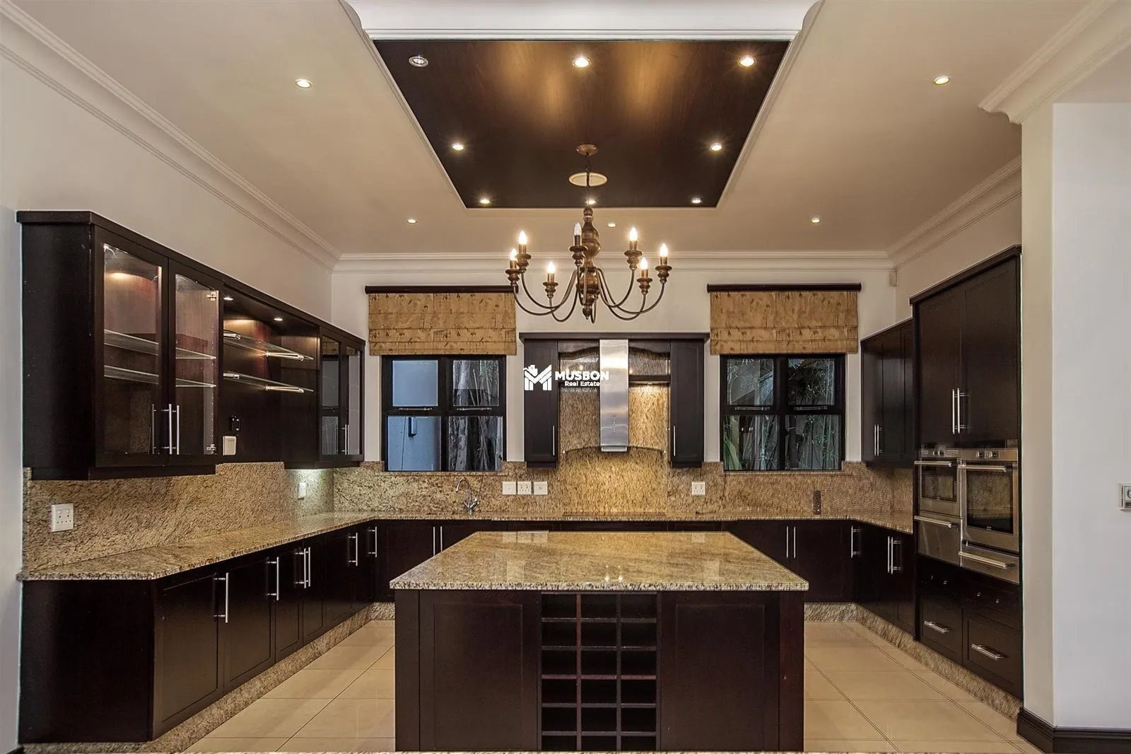 Luxurious mansion for sale in kigo — Kampala
