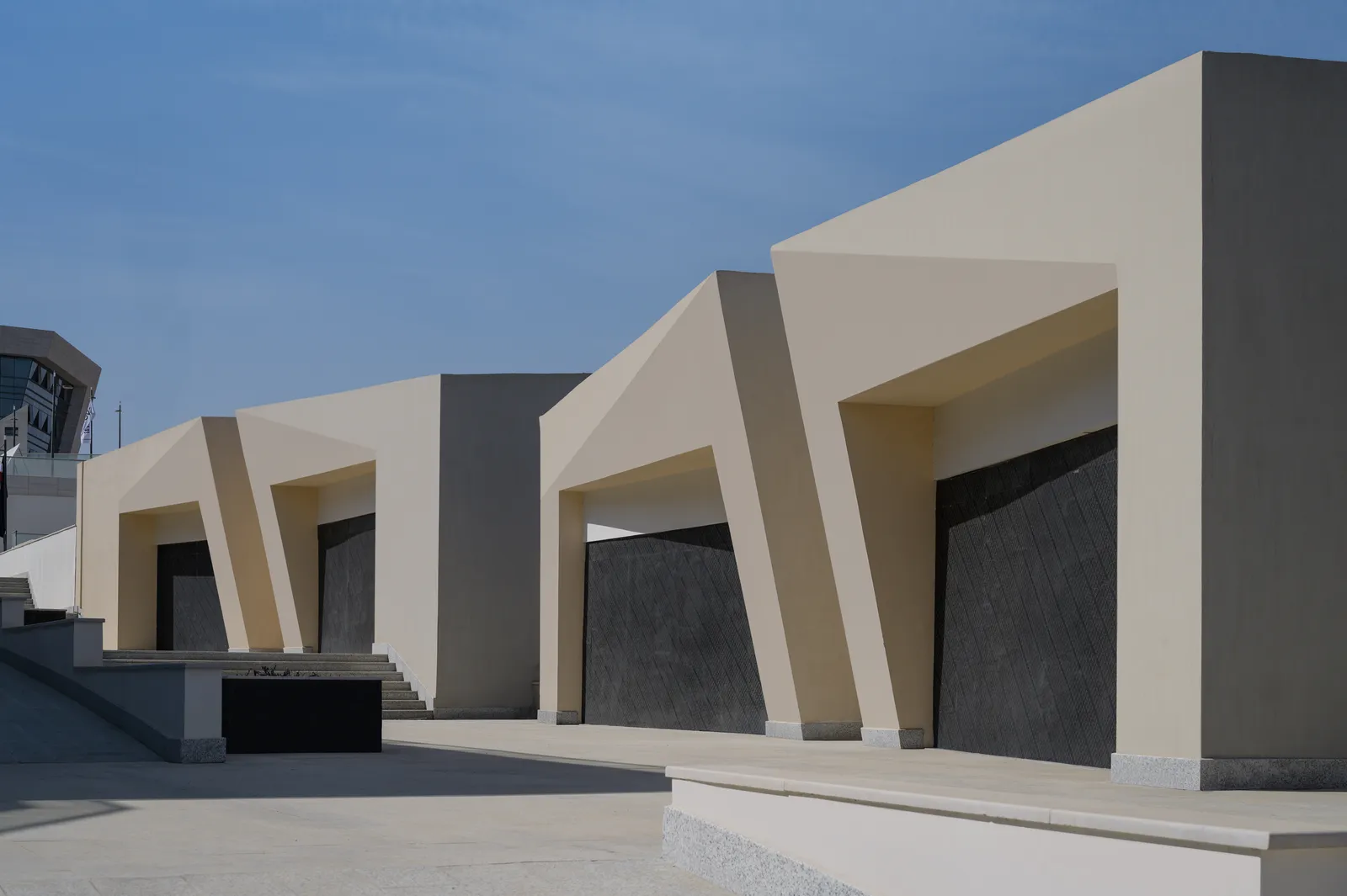 Etapa Square — Sheikh Zayed City