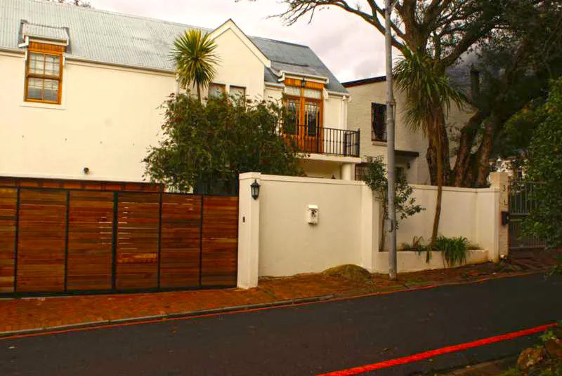 Oaks on the Avenue — Newlands