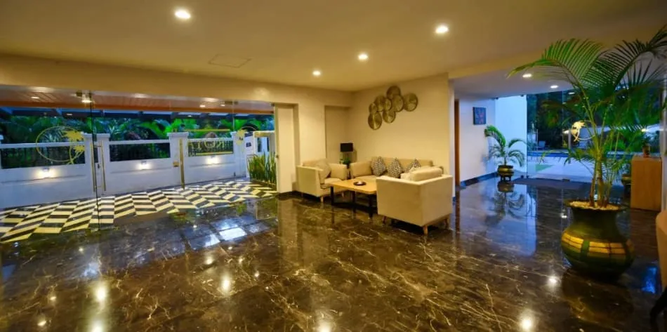 THE ROYAL PALMS NAKASERO (PLOT 1A BAKER ROAD)