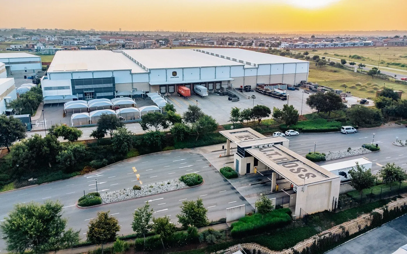 Plumbago is South Africas largest and biggest logistics park in South Africa. Secure, largest, biggest, industrial and logistics, property, warehouse, biggest logistics park in Africa