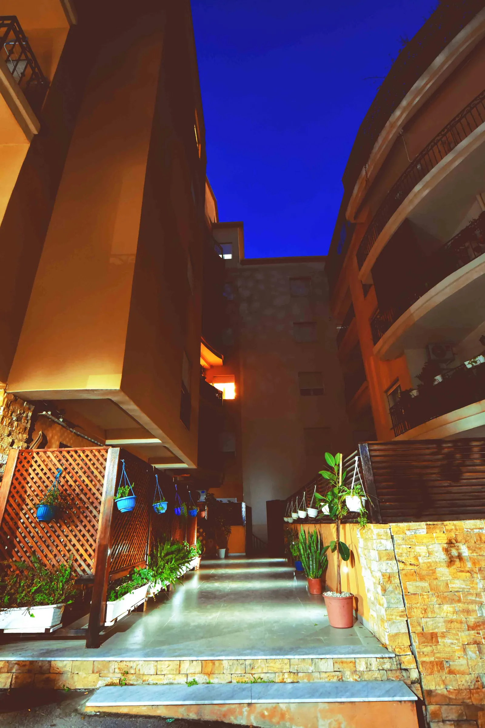 Les Patios — El Achour