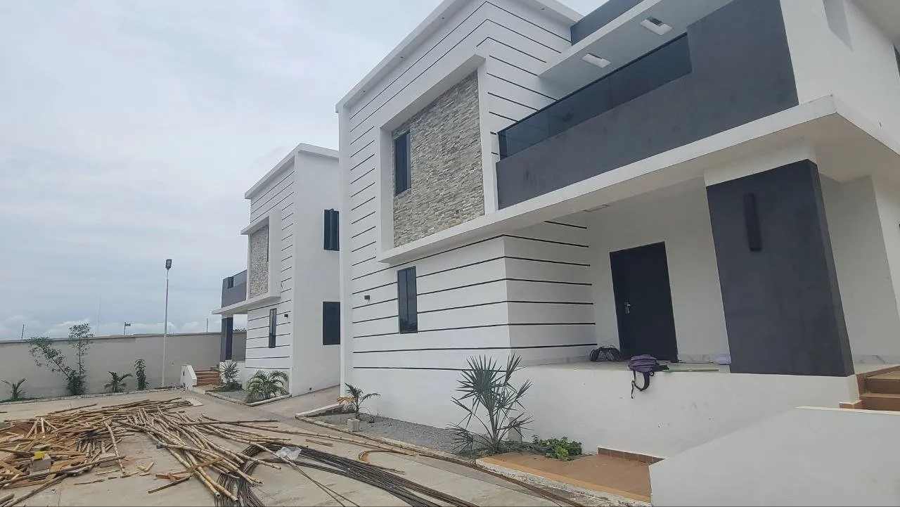 5 Bedroom Duplex for sale in owerri imo state by mc capital properties limited