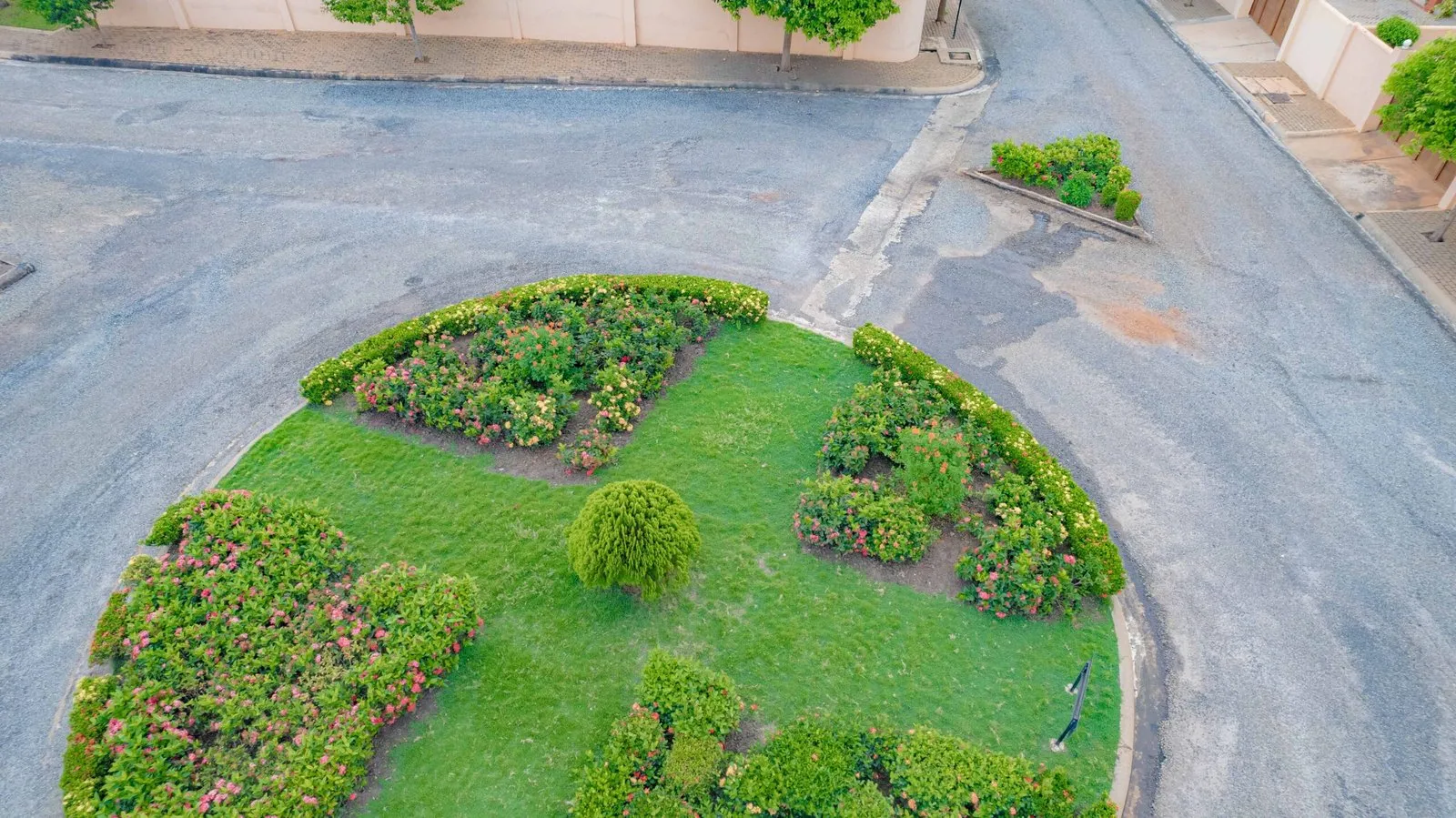 Regimanuel Satellite City — Accra