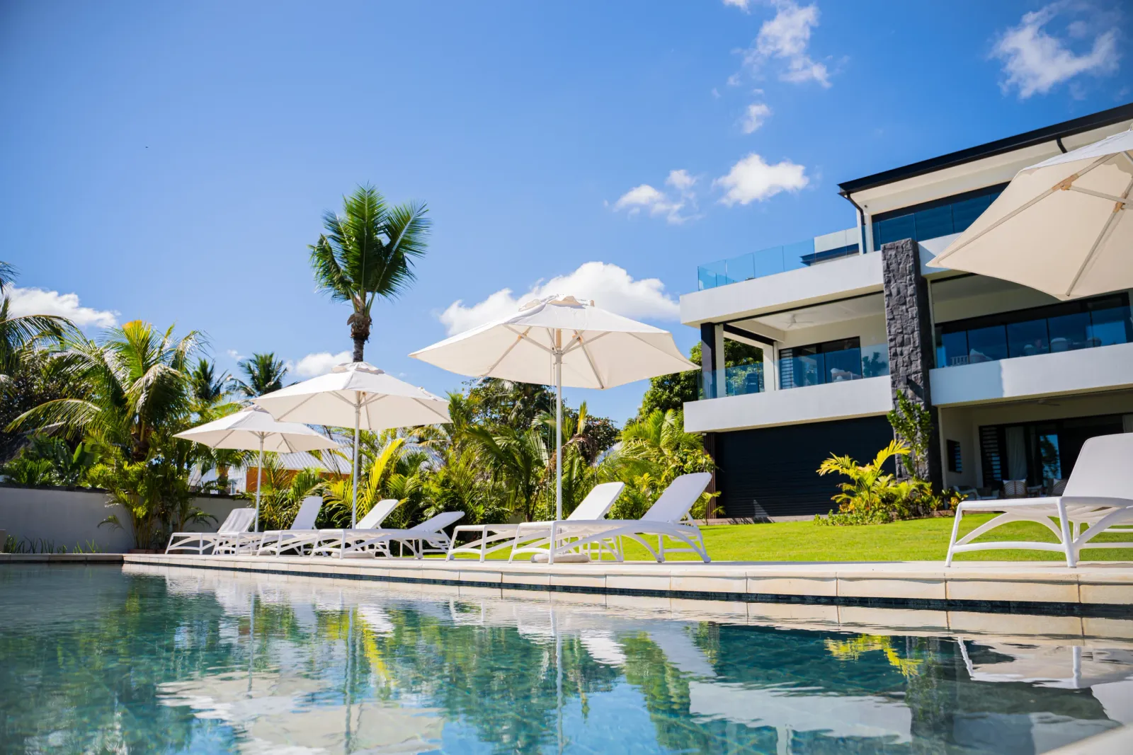 Serenity Beach — Trou aux Biches