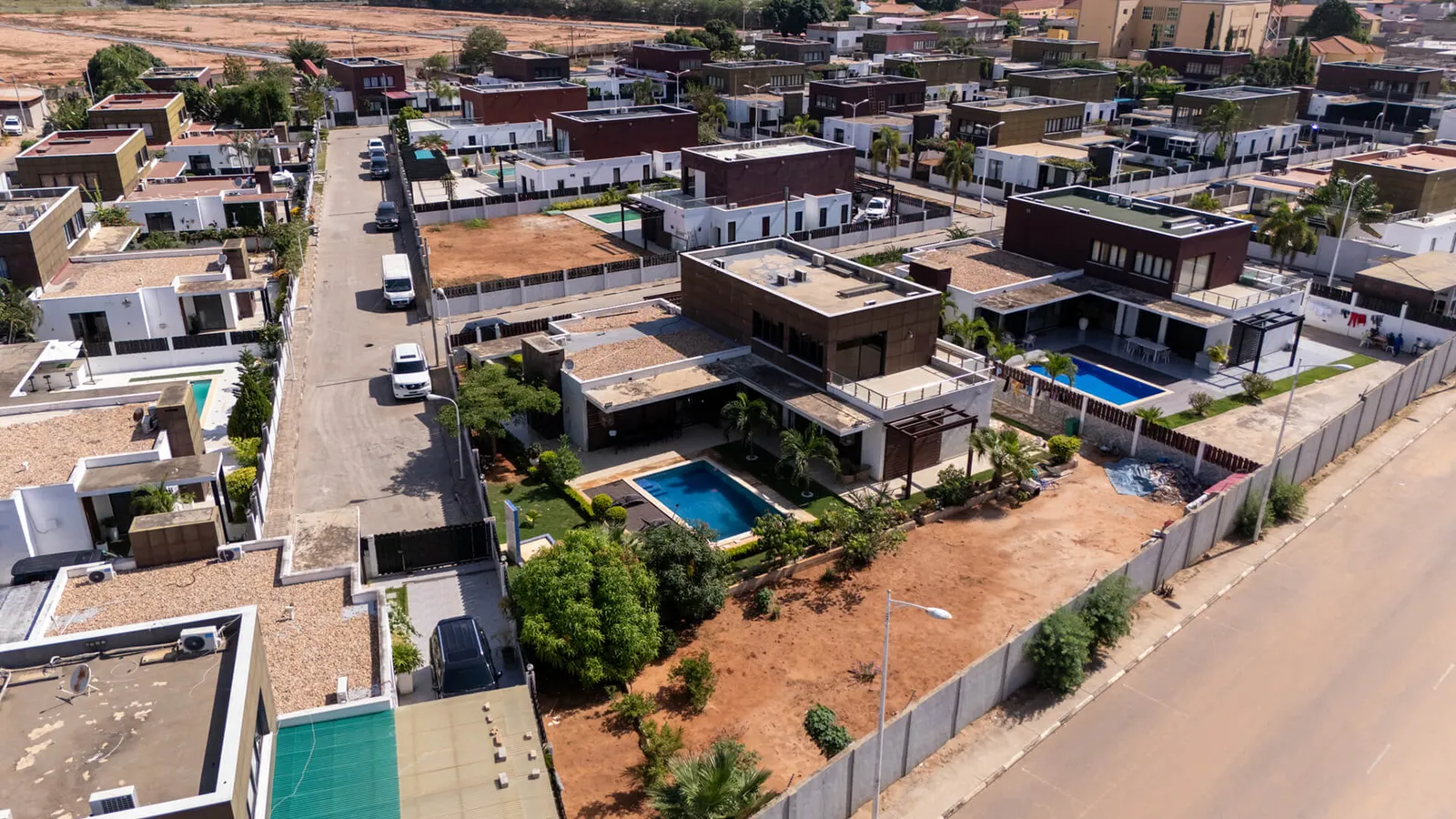 Russinha Condominium — Luanda