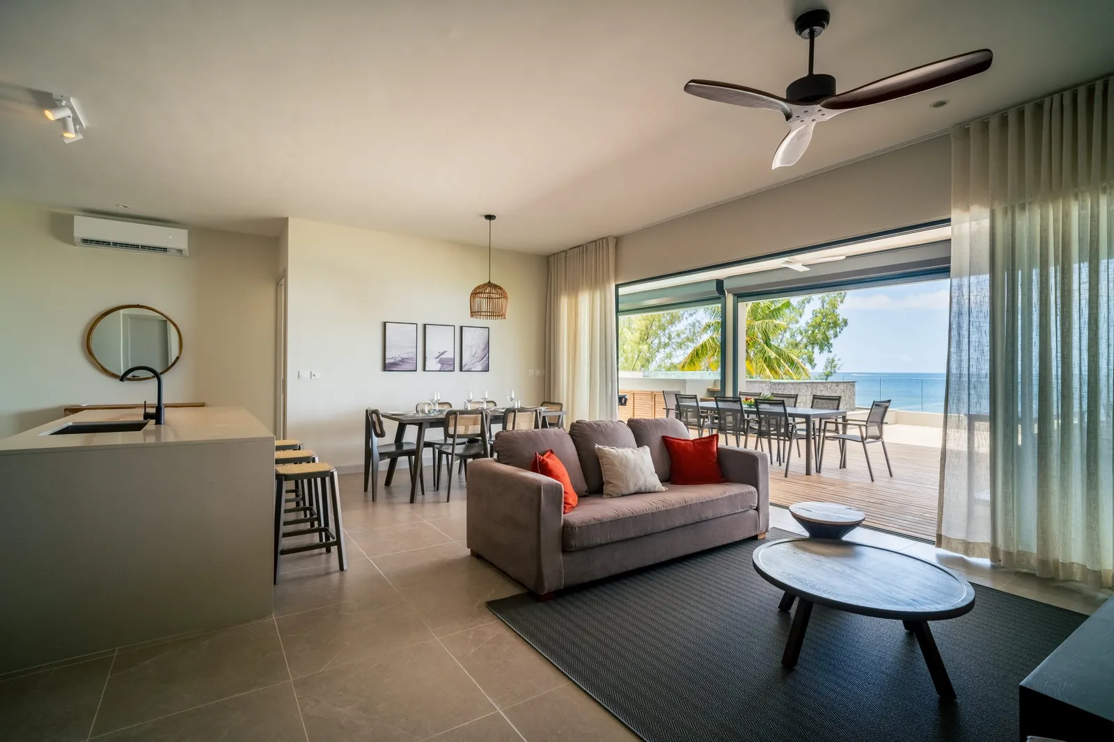 Beach and Mountain — Tamarin