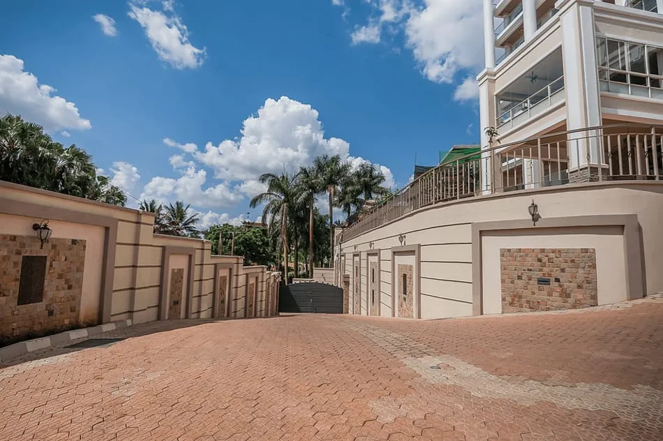 Plot 15 Kawalya Kagwa - Close (V-Residence)