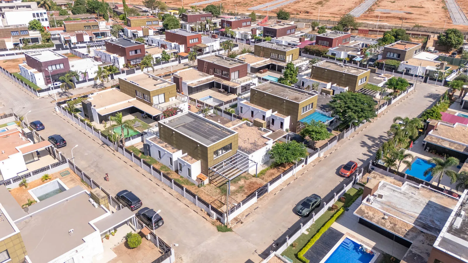 Russinha Condominium — Luanda