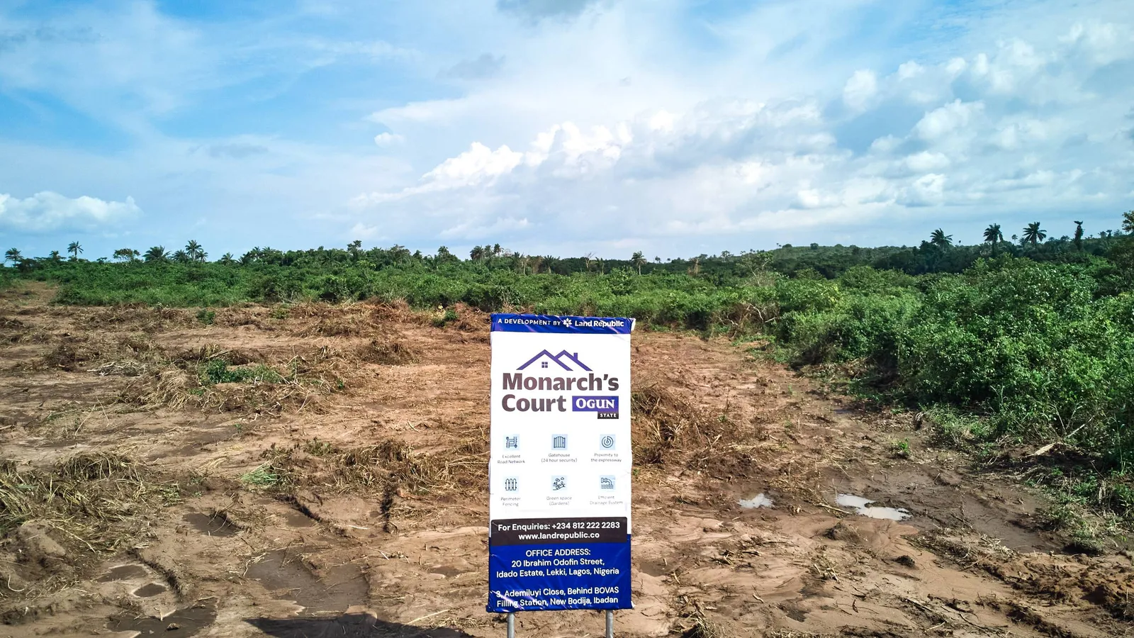 The Monarch's Court Omu-Epe — Omu-Epe