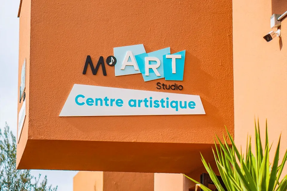 M ART STUDIO