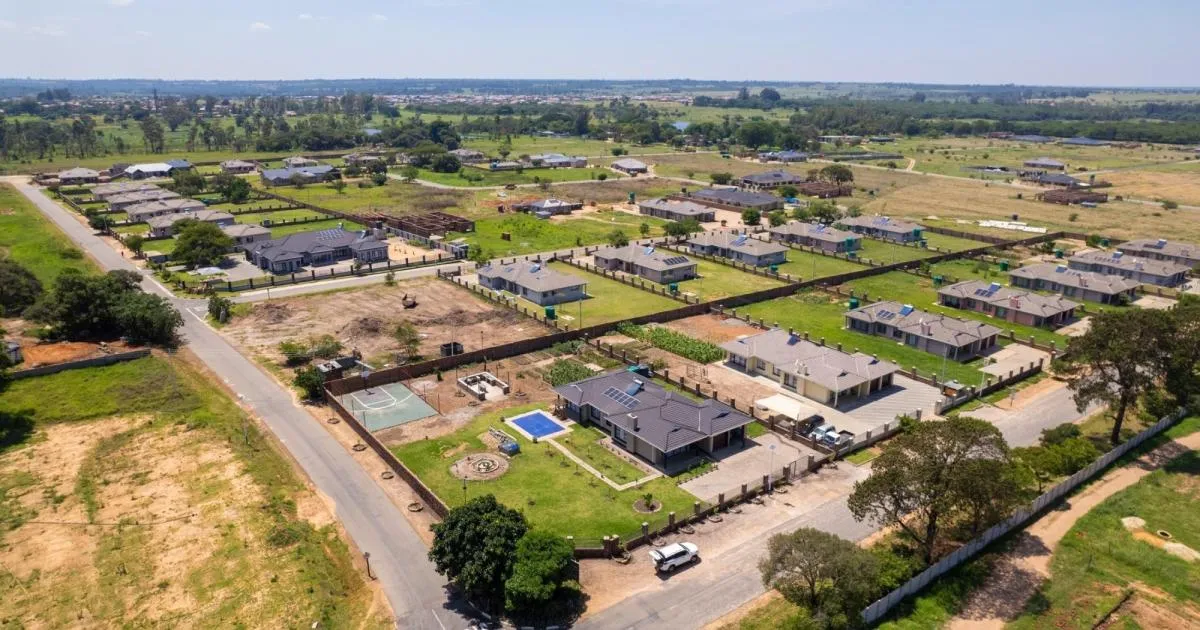 Boulders Estate, Ruwa