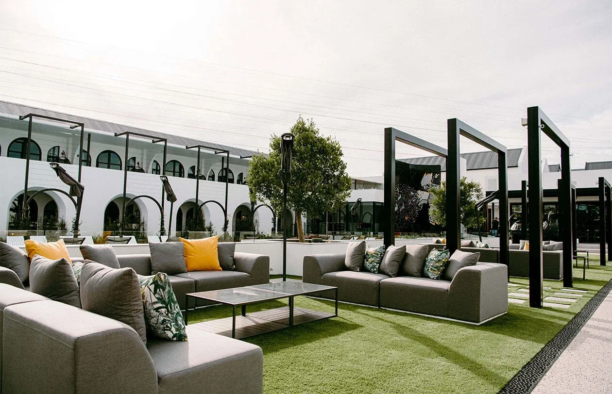 The Hazendal Hotel: Sculpted Arches in the Cape Winelands