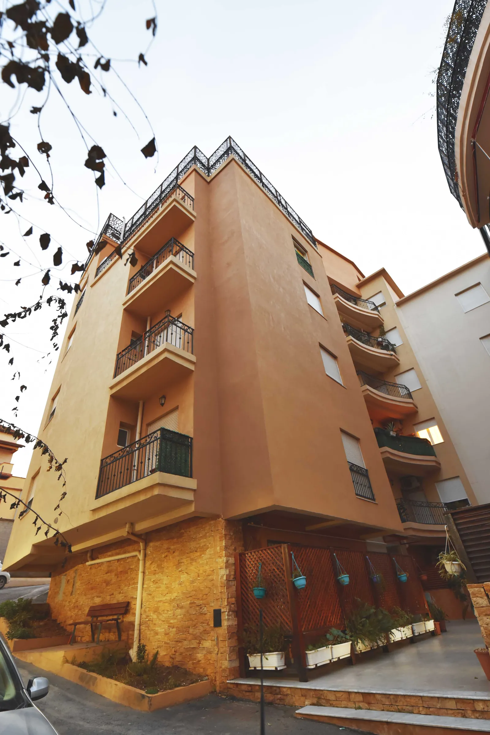 Les Patios — El Achour