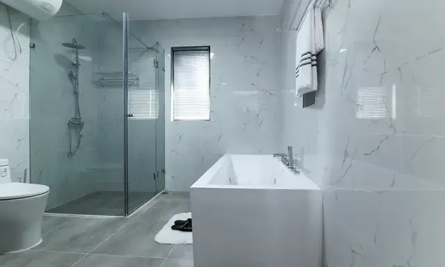Luxurious Master Bathroom (Type A)