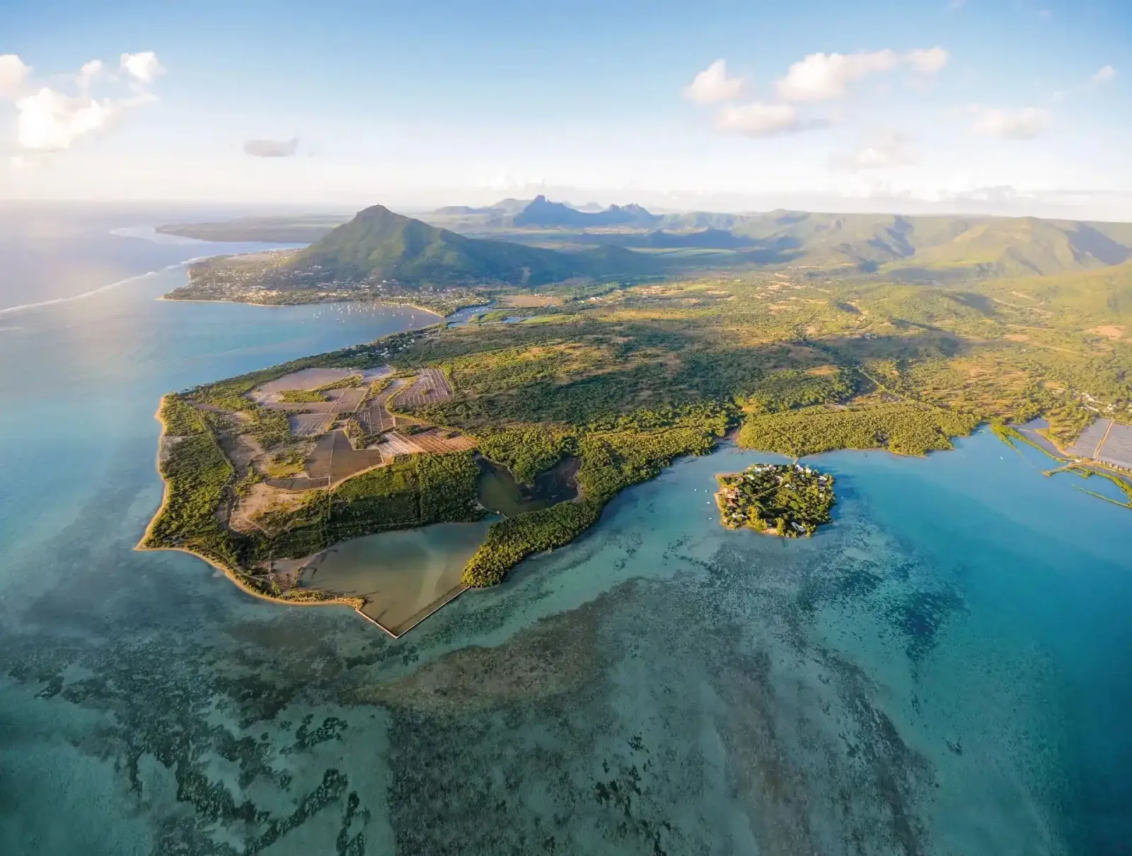 Petite Rivière Noire - VEFA - Développement résidentiel de 220 villas - vue sur mer