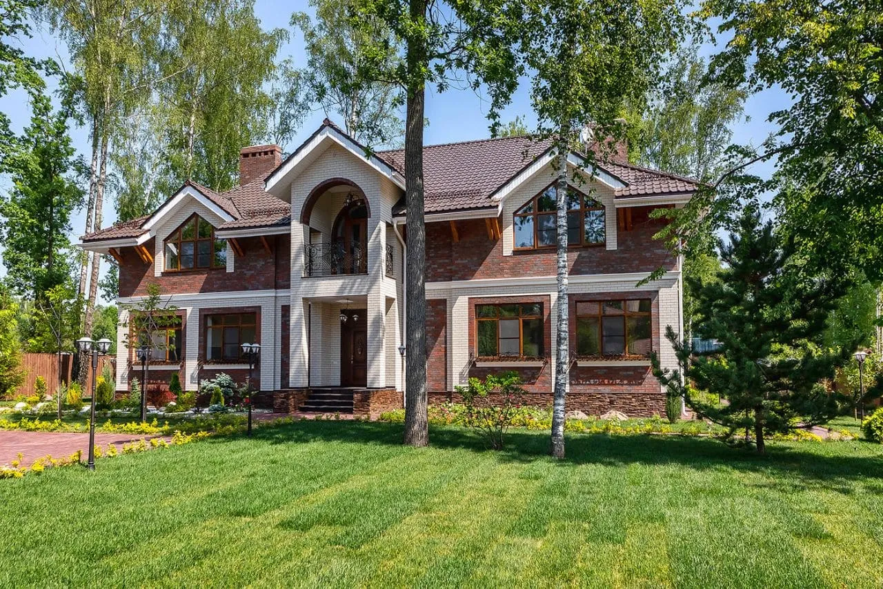 Traditional Luxury Villa — Moscow Region