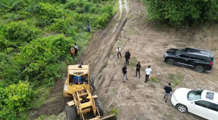 elerangbe image 2