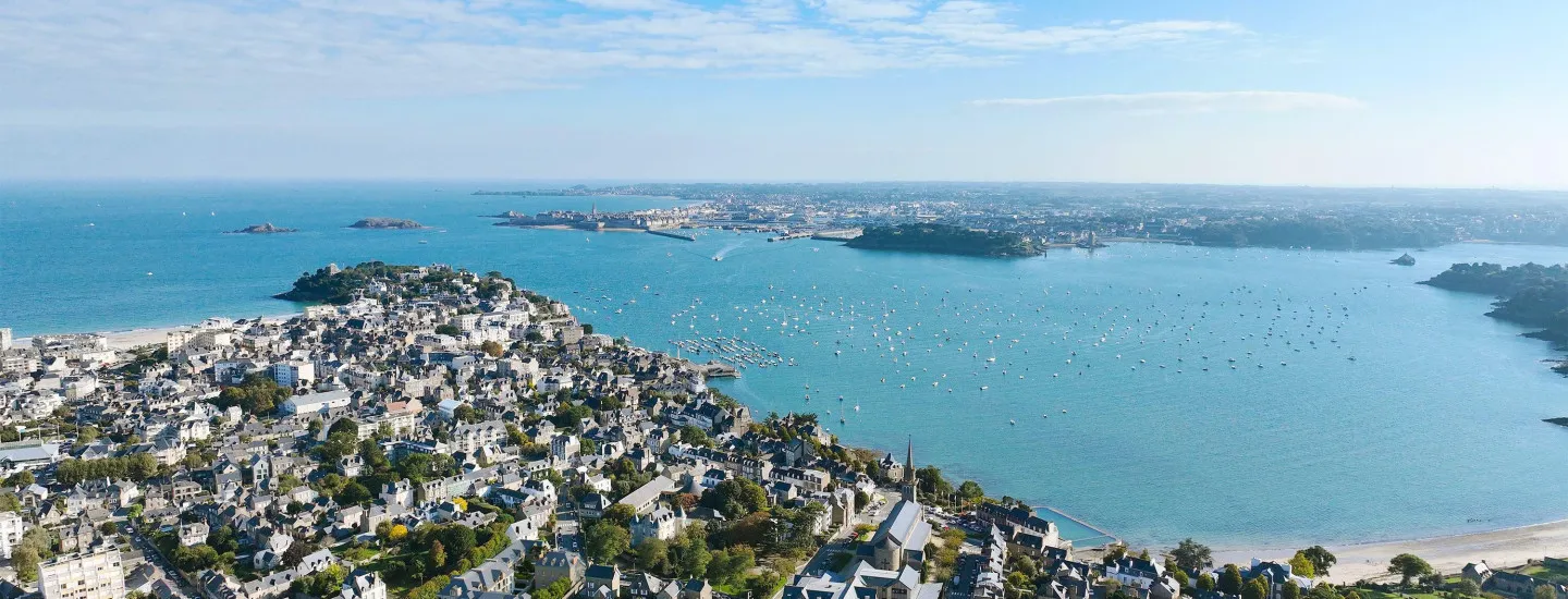 Cour Lawrence — Dinard