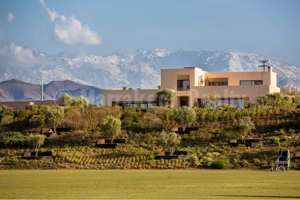 Villas Haut Standing 5 Chambres avec Piscine à Vendre Route de l’Ourika
