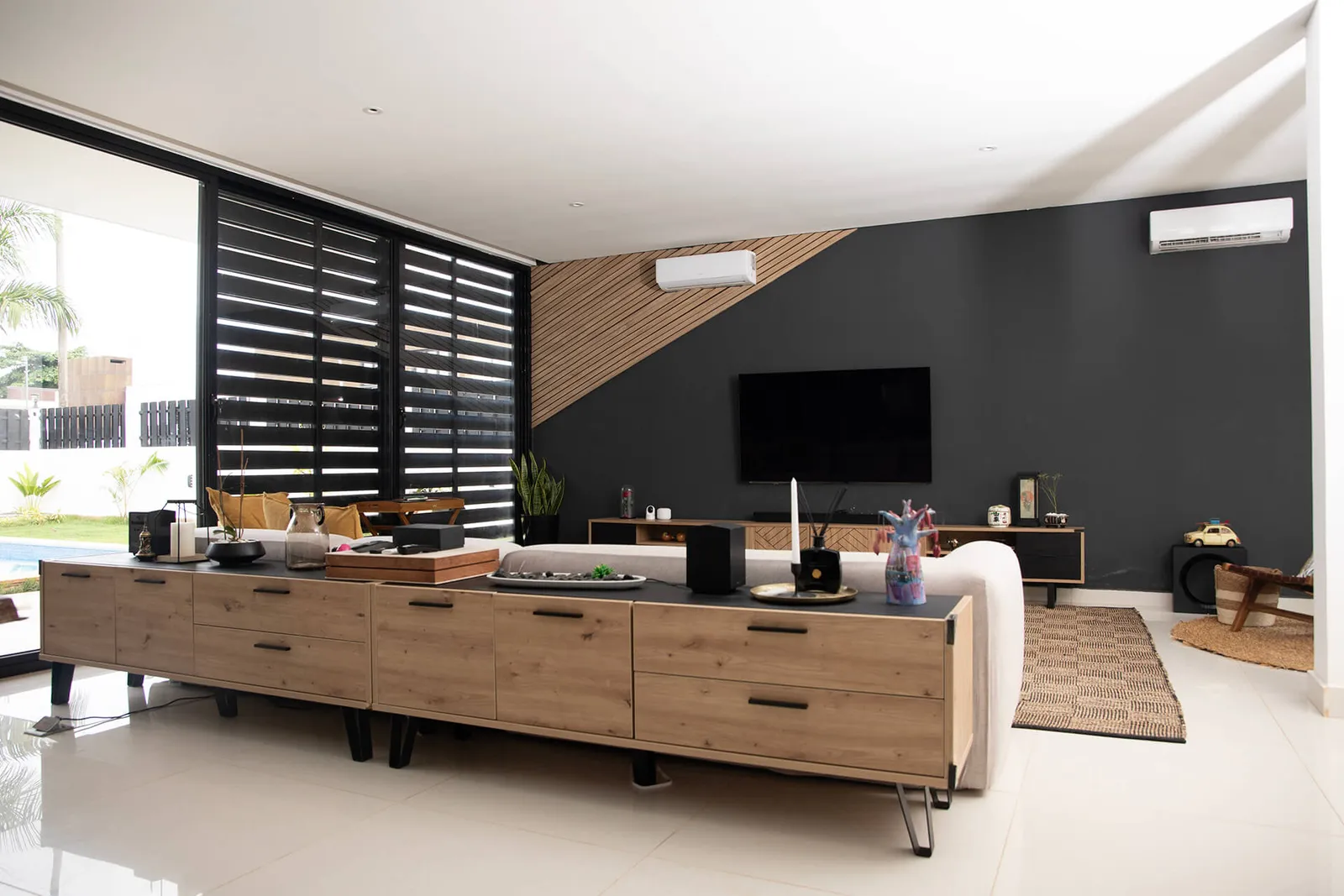 V5 Villa Condomínio Russinha — Luanda