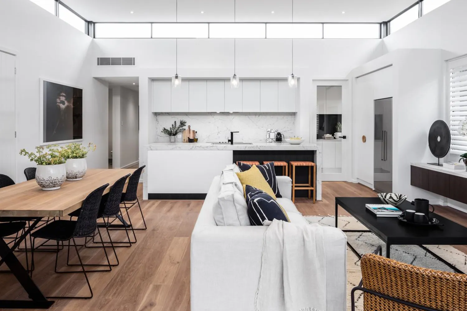 home-designs_interior_mbatsana-living2